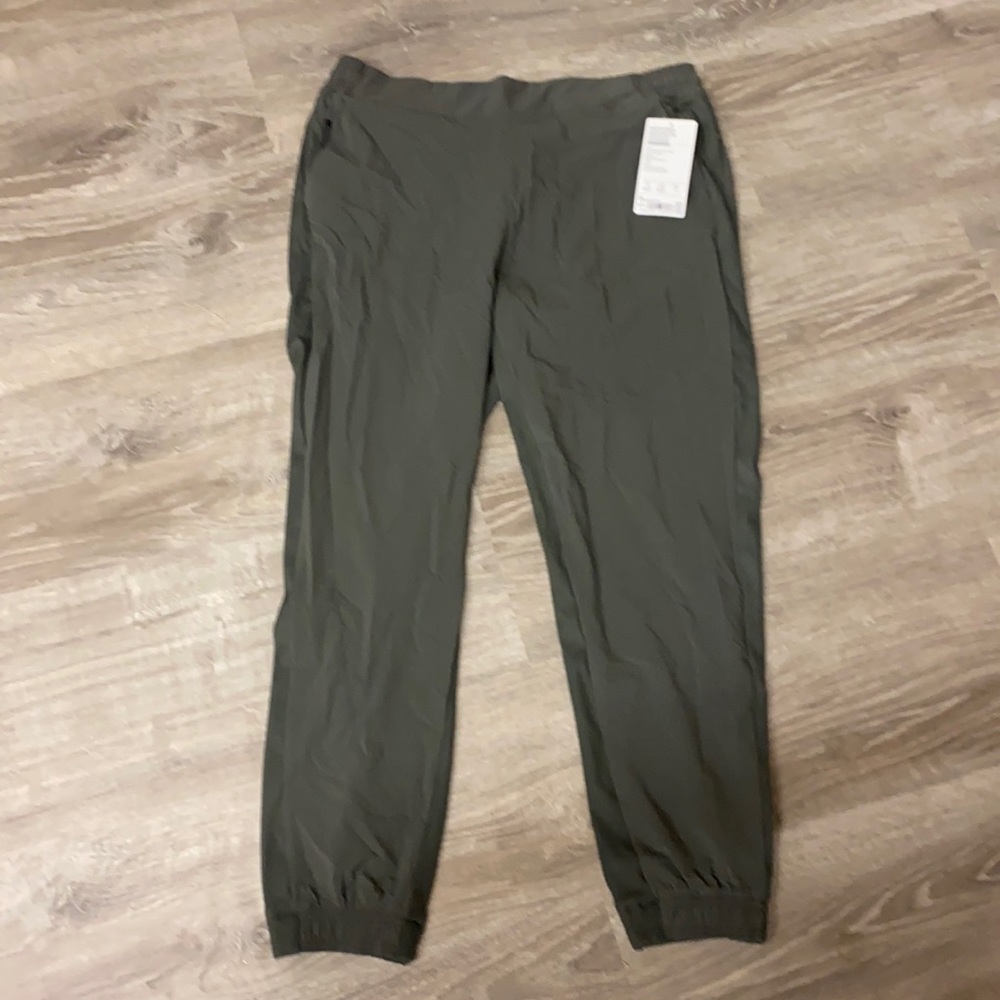 Textured Brooklyn Jogger